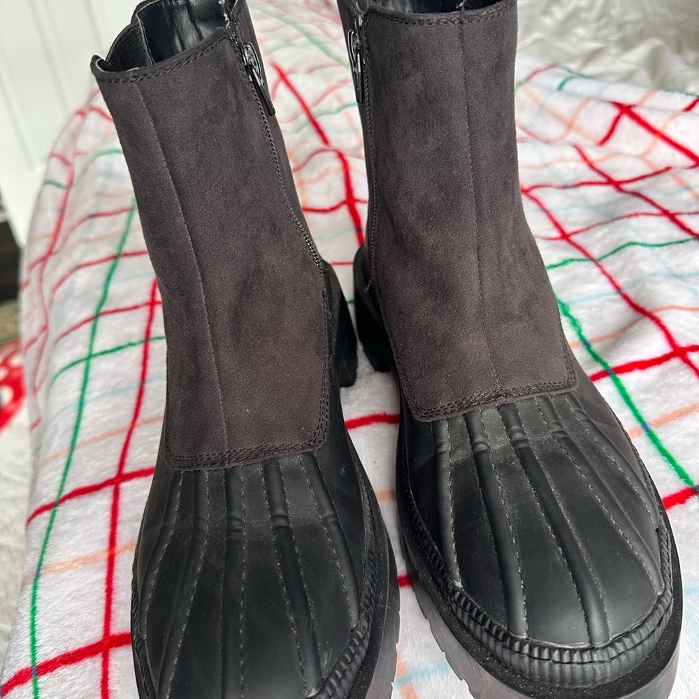 Universal Thread Black Ankle Boots
